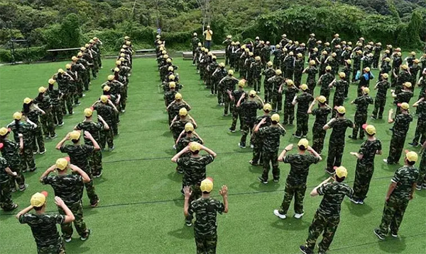 戶外拓展訓(xùn)練 戶外拓展訓(xùn)練